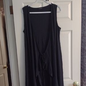 Black Sleeveless Tie-Front Drape Vest